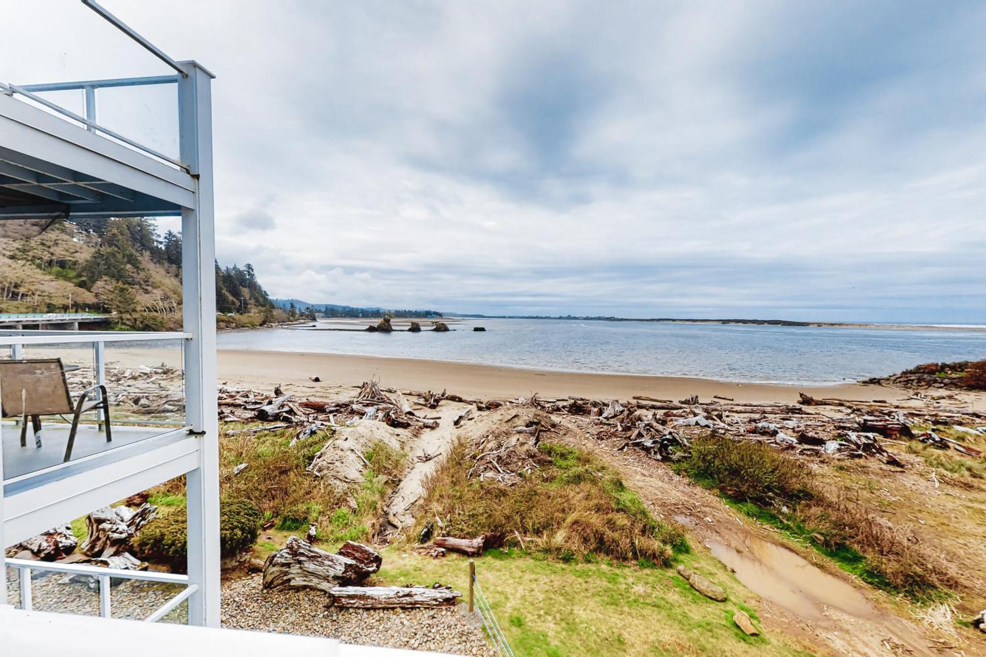 Апартаменти Waters Edge Salishan Beach Номер фото
